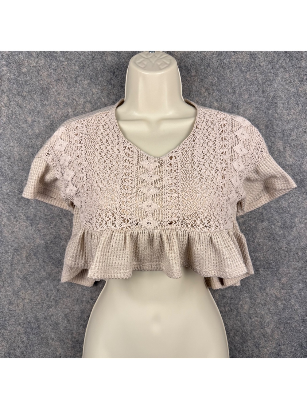 Xtraordinary Short Sleeve Lace Inset Crop Top Ruffle Bottom Beige Medium 878